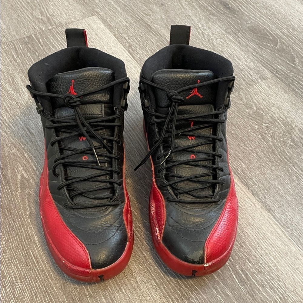 Jordan 12 Retro Flu Game 2016 (139690-002)Bred Men’s size 9.5